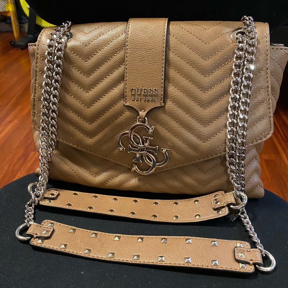 Womens shoulder  bag, tan color. Guess Brand new with tag